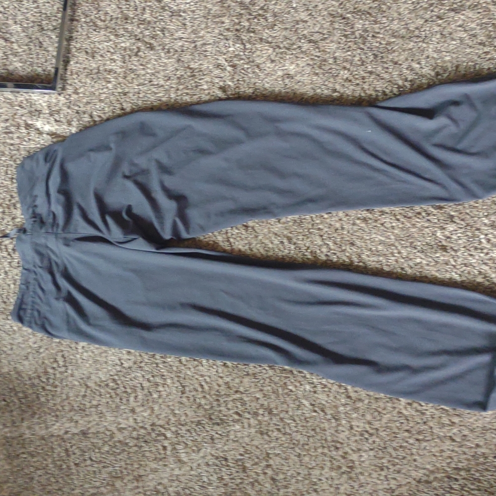 Sweat - Picture 3 of 3